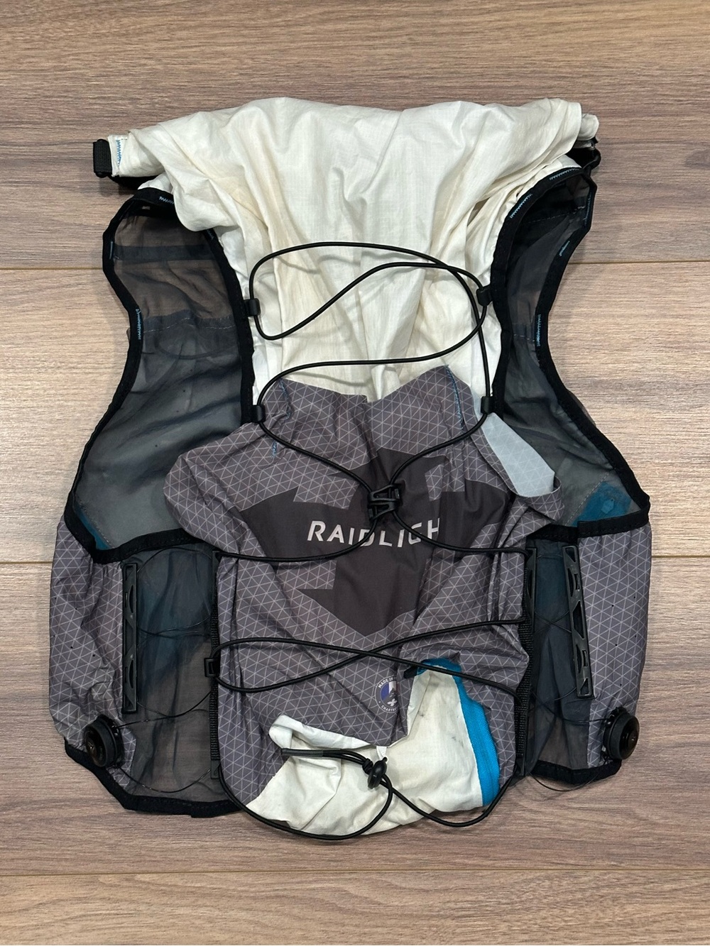 Raidlight Revolutiv 24L Vest MIF Running Vest in Dark Grey/Light Grey - Size M - Picture 3 of 14